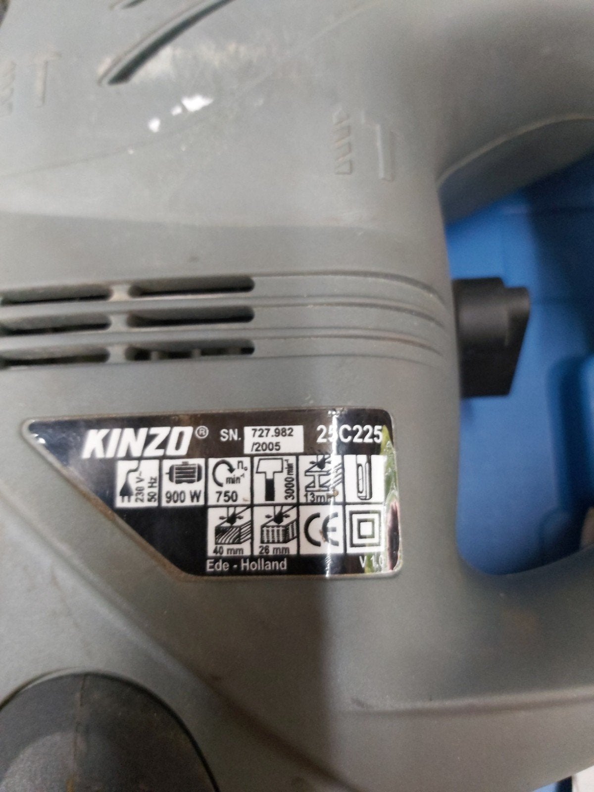 Kinzo Boorhamer 900W met accessoires en koffer, Boor- en/of Breekhamer, Ophalen of Verzenden, Klopboormechanisme, Gebruikt