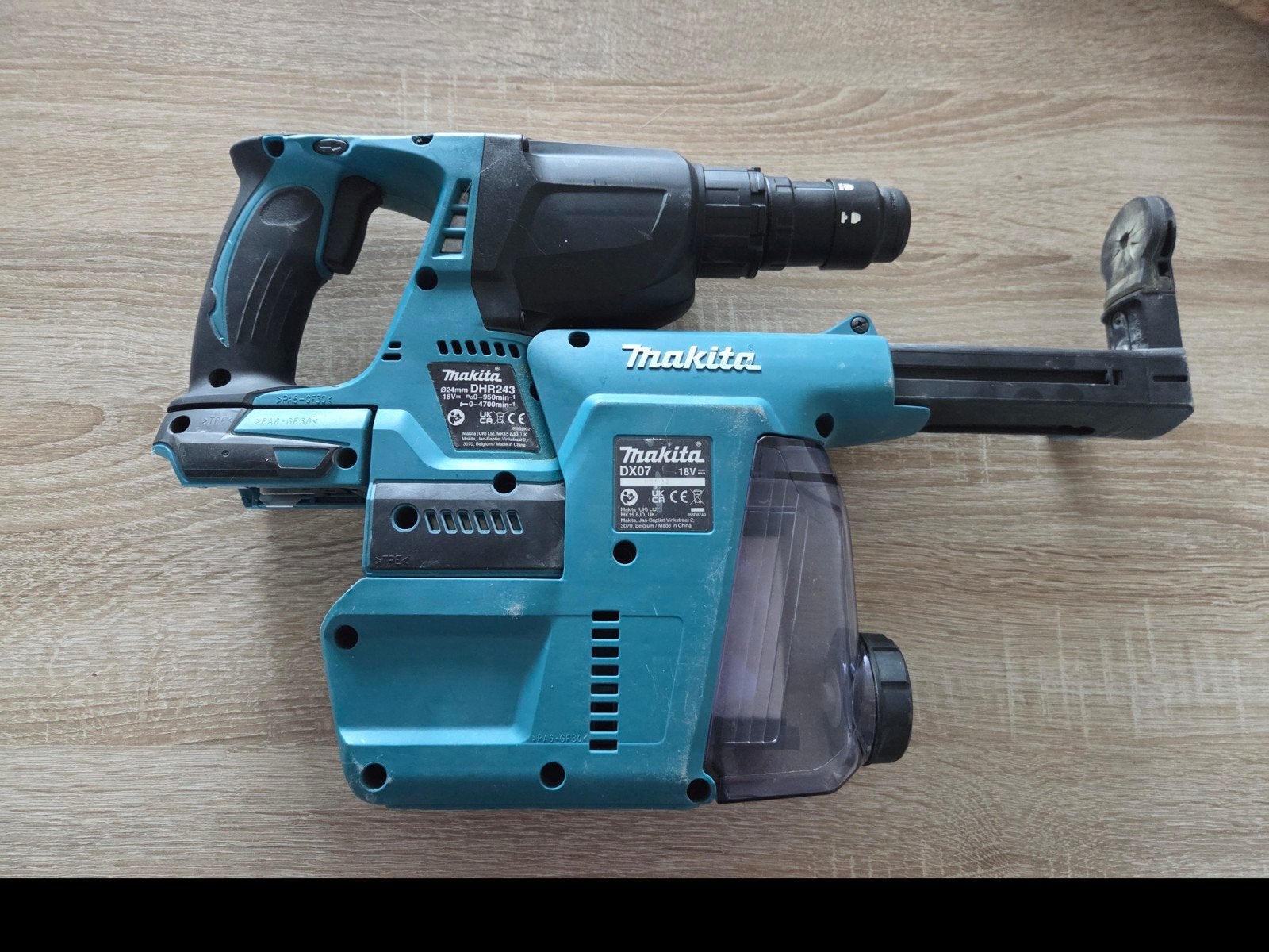 Makita Combihamer DHR243 met stofzuiger DX07, Boor- en/of Breekhamer, Ophalen of Verzenden, Klopboormechanisme, Gebruikt