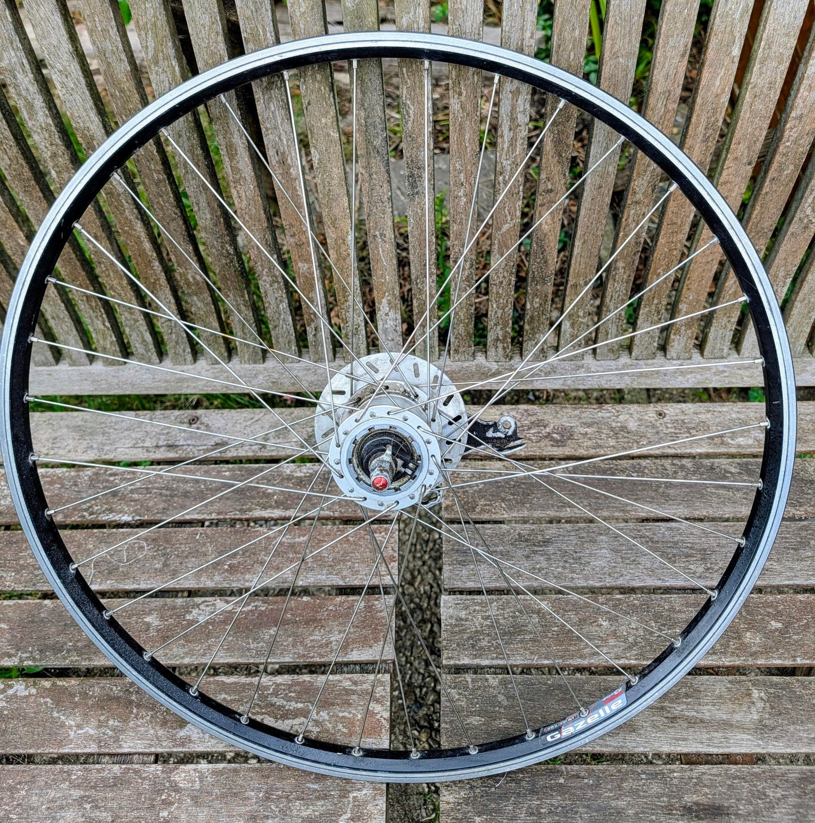 Gazelle voorwiel 28 inch met naafdynamo en rollerbrake,, Fietsen en Brommers, Fietsonderdelen, Gebruikt, Toerfiets, Aluminium