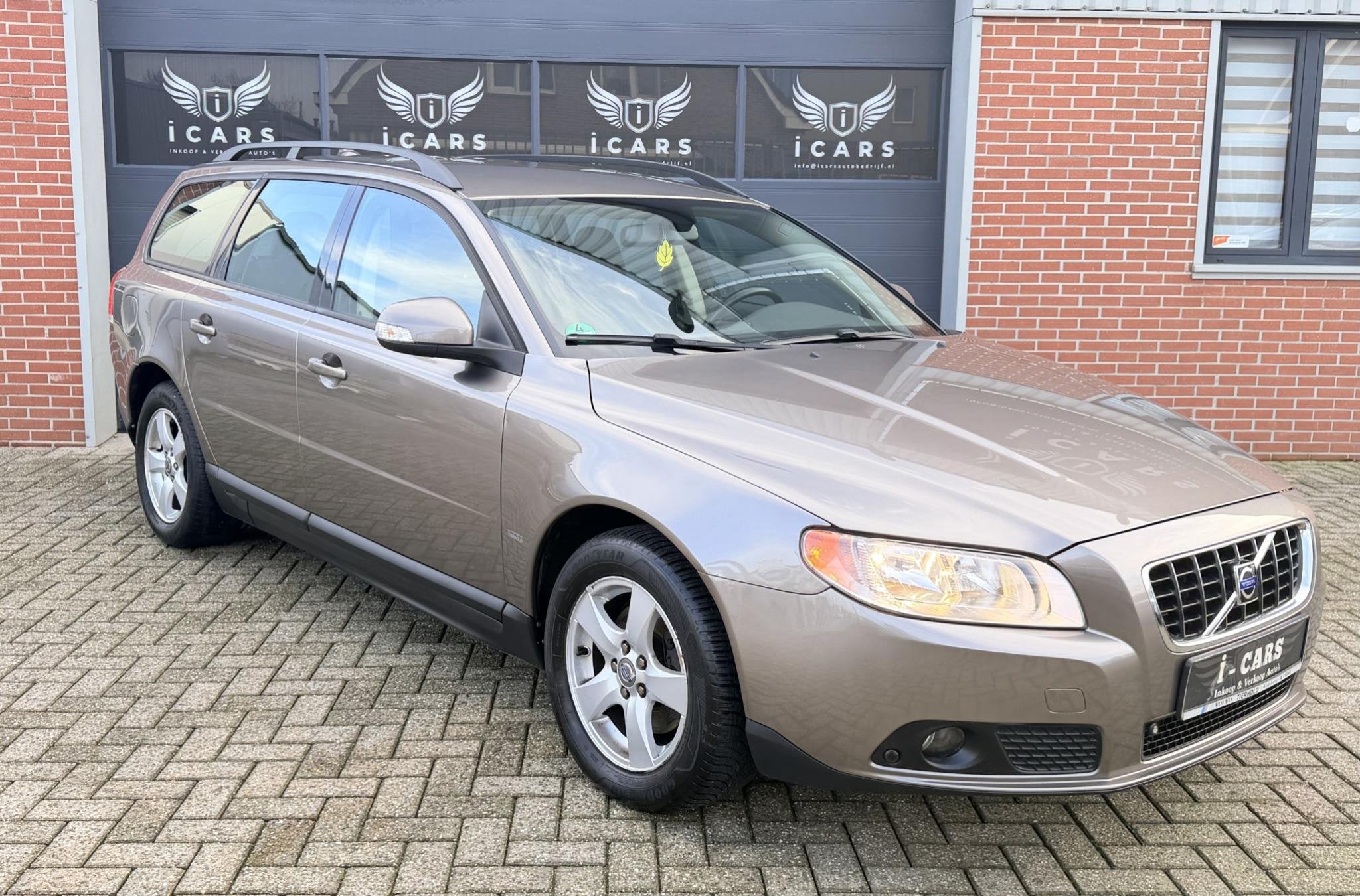 Volvo V70 2.0 Kinetic 1e eigenaar Dealer onderhouden, Auto's, Stof, Gebruikt, Huisgarantie, 4 cilinders