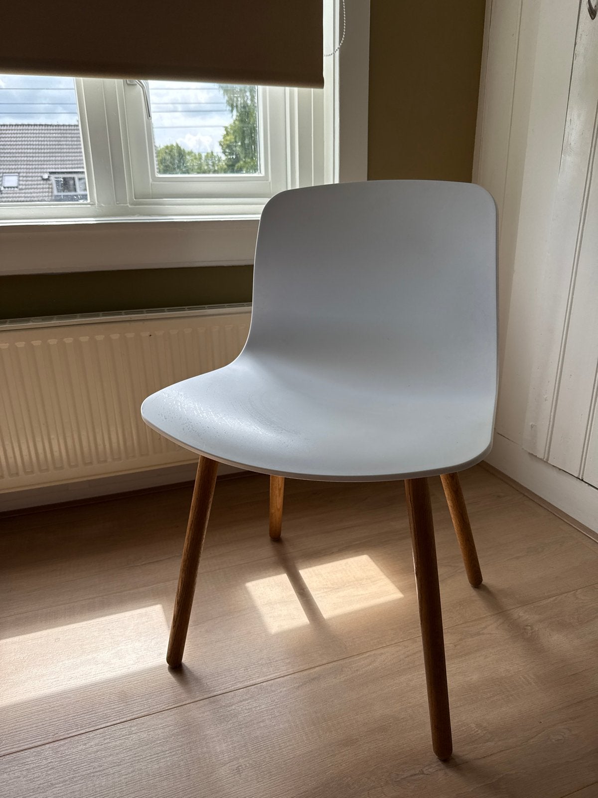 HAY AAC 12 Stoel - Wit met houten onderstel, Ophalen, Gebruikt, Wit, Eén
