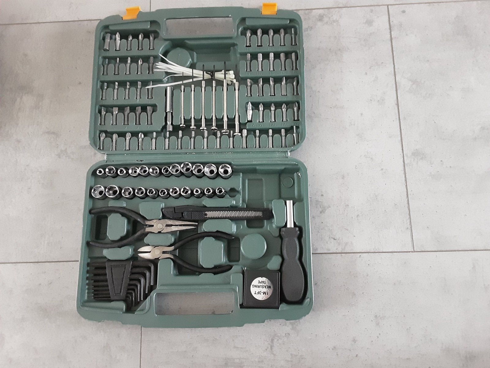Dop en bitsetje
Z.g.a.n., Doe-het-zelf en Verbouw, Gereedschap | Handgereedschap, Ophalen of Verzenden