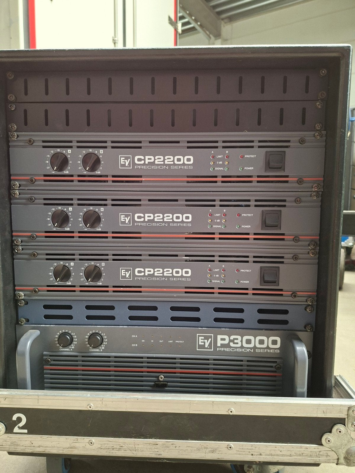 EV Electrovoice CP2200 versterkers te koop, Ophalen of Verzenden, Gebruikt, 500 tot 1000 watt, P.A.