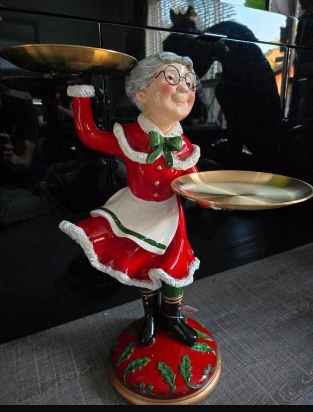Kerst dame met schalen., Ophalen, Nieuw