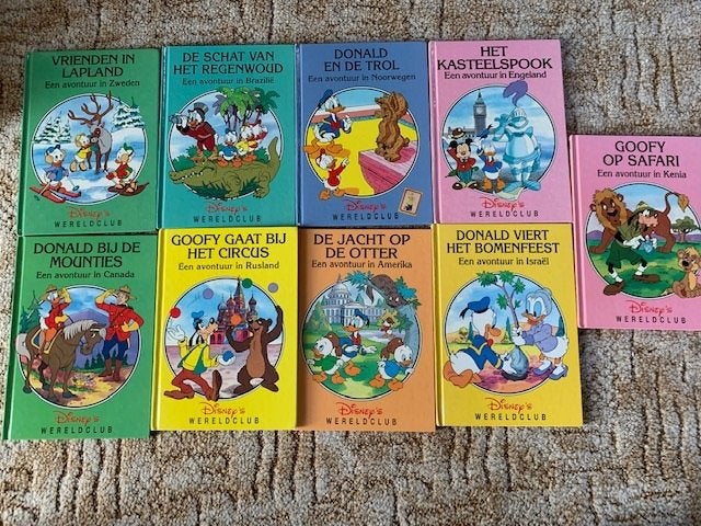 Disney’s wereldclub boeken. Donald duck, goofy, mickey mouse, Ophalen of Verzenden, Gelezen