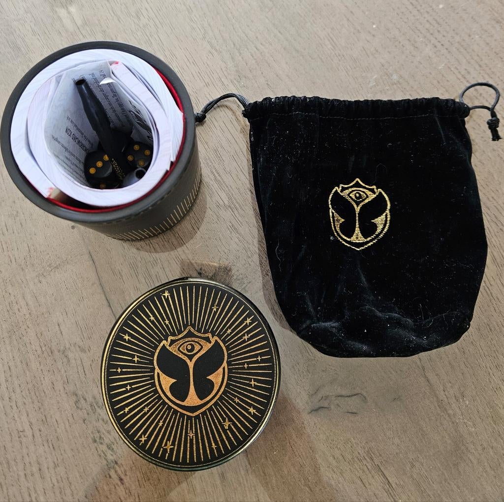 Tomorrowland Yahtzee Dobbelspel - Black & Gold (Nieuw), Ophalen of Verzenden, Nieuw