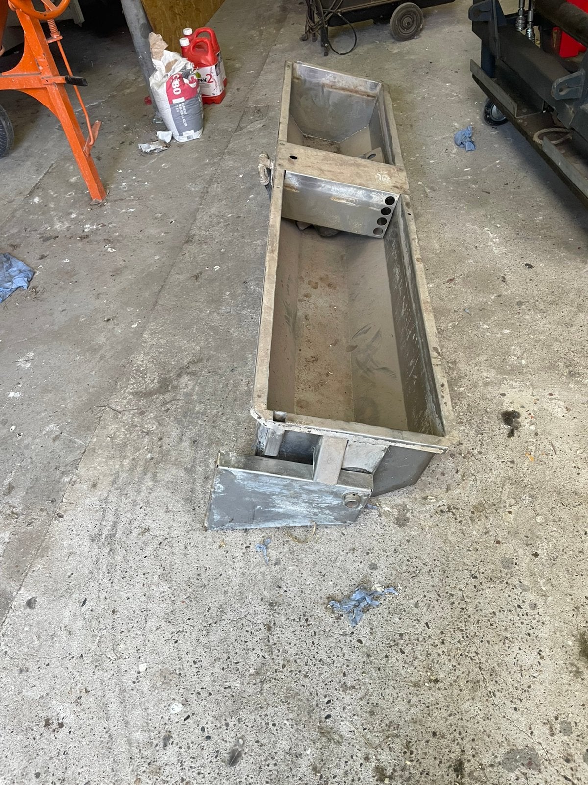 Rvs Kantelbak waterbak wandmontage 2,0mtr, Ophalen, Stalinrichting