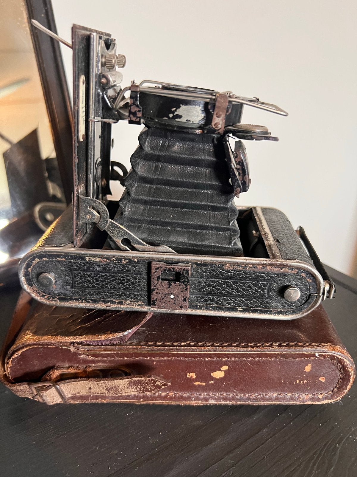 Antieke Balgcamera met Leren Hoes - Decoratief Item, Ophalen of Verzenden, Voor 1940, Fototoestel