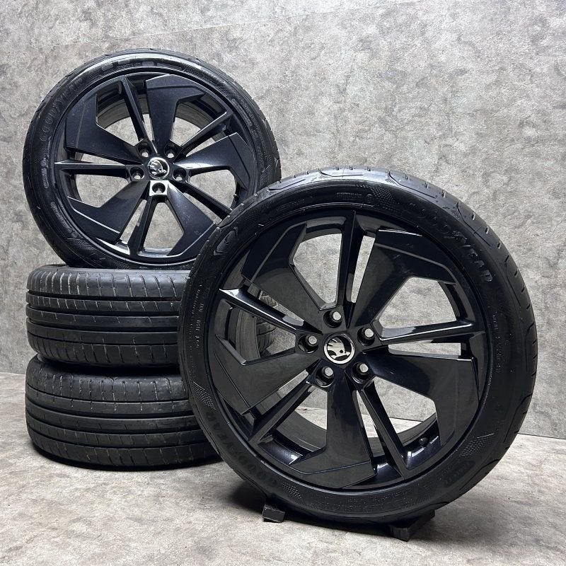 18 inch originele Comet velgen + zomerbanden Skoda Octavia, Auto-onderdelen, 18 inch, Gebruikt, -, -