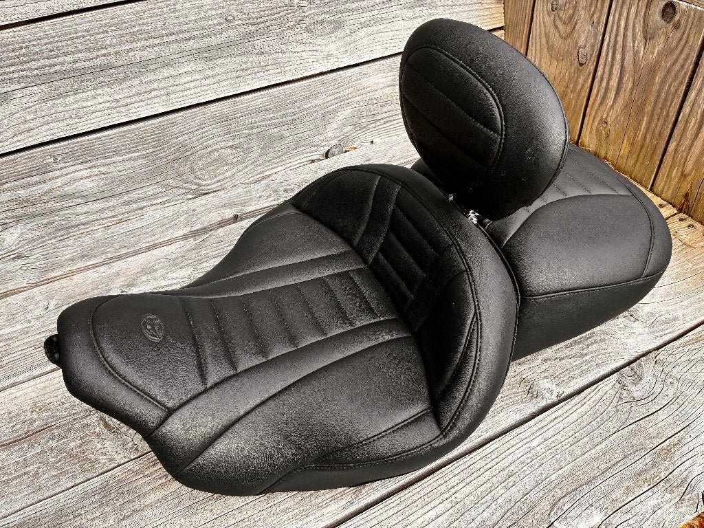 Mustang Seat De Luxe Touring 2008-2023, Motoren, Onderdelen | Harley-Davidson, Ophalen of Verzenden, Gebruikt