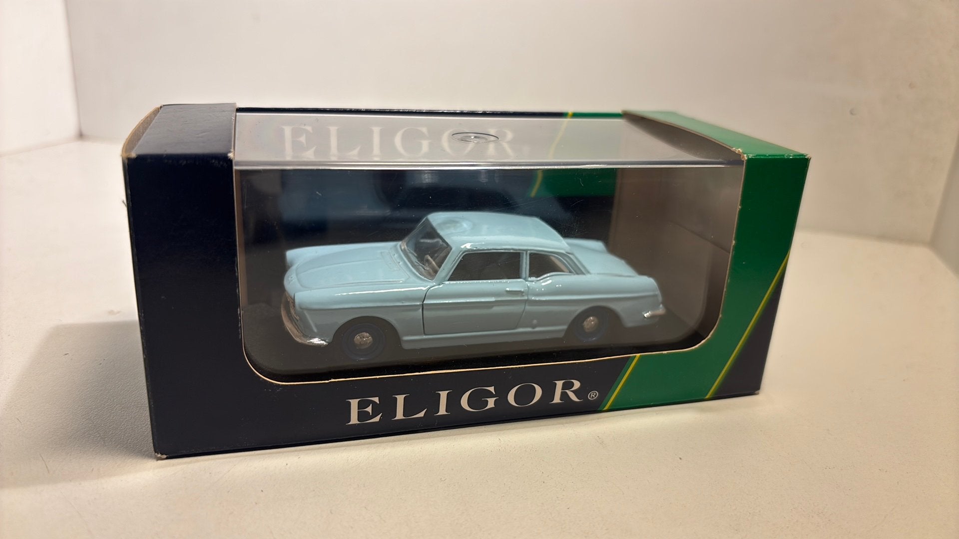 Peugeot coupe 404 bleu eligor 1.43, Overige merken, Auto, Ophalen of Verzenden, A