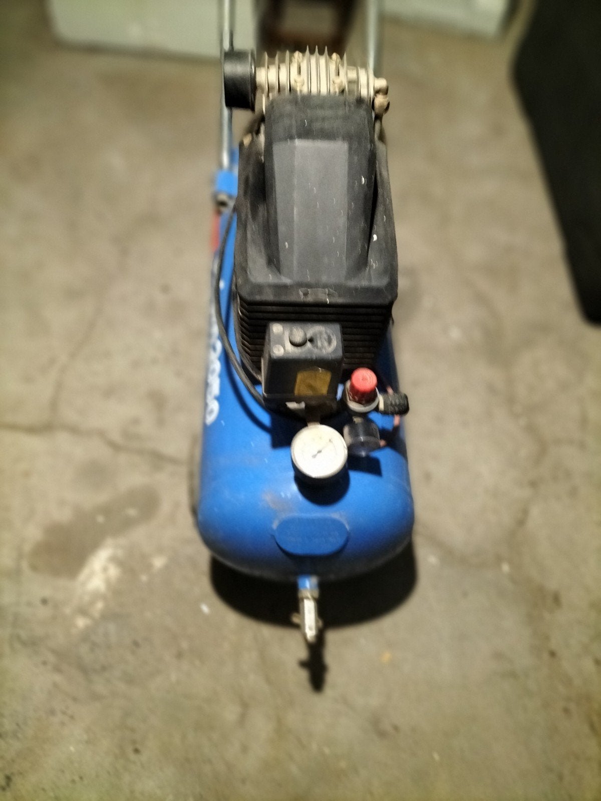 Saturn 2050 Compressor - 1.5 PK, Ophalen, Gebruikt, 6 tot 10 bar, 25 tot 100 liter