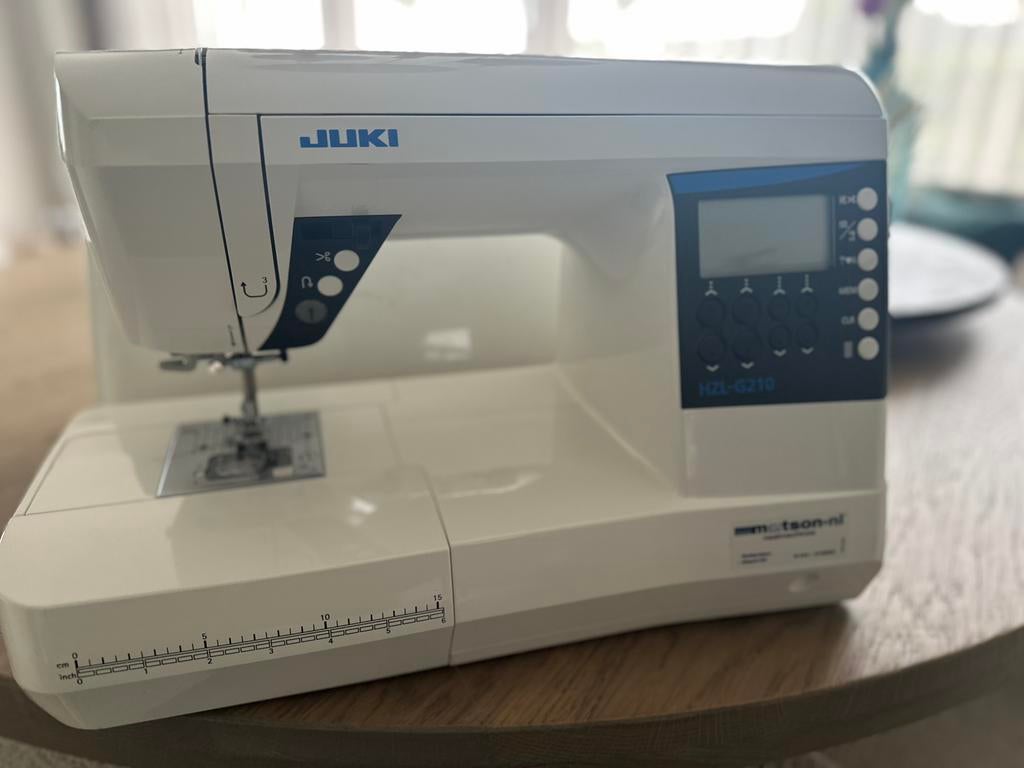 JUKI Naaimachine  HZL G210 zo goed als nieuw, Hobby en Vrije tijd, Naaimachines en Toebehoren, Ophalen, Zo goed als nieuw, Naaimachine