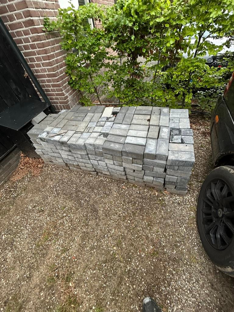 Ongeveer 10m2 stenen, grijs, Doe-het-zelf en Verbouw, Metselstenen, Zo goed als nieuw, Beton, Ophalen