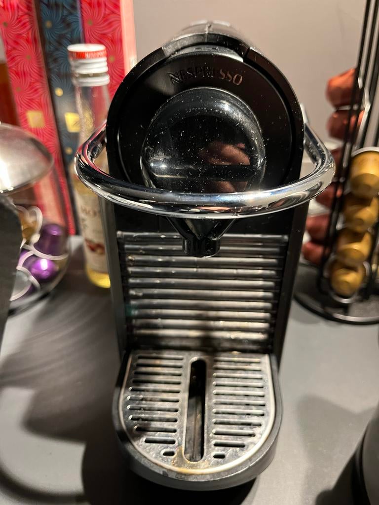 Nespresso apparaat - werkt, maar lekt, Witgoed en Apparatuur, Koffiezetapparaten, Gebruikt, Espresso apparaat, 10 kopjes of meer