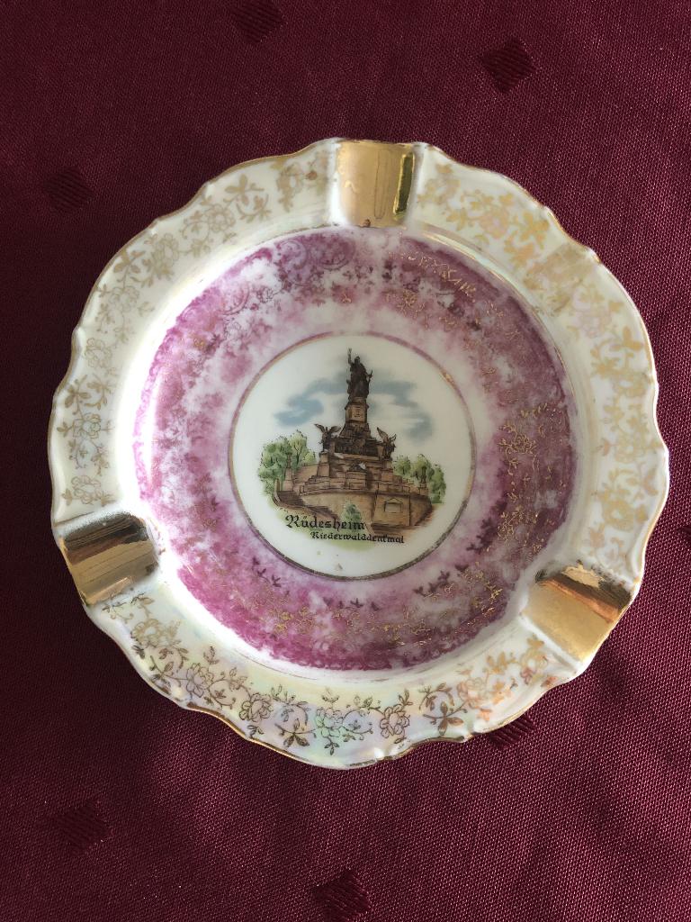 PORCELEIN LIMOGES EN TINNEN ASBAK, Verzamelen, Verzenden, Nieuw, Asbak