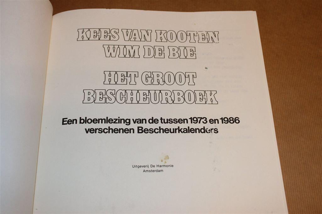 Het Groot Bescheurboek — Van Kooten & De Bie [3e Druk 2013], Boeken, Ophalen of Verzenden, Gelezen, Verhalen