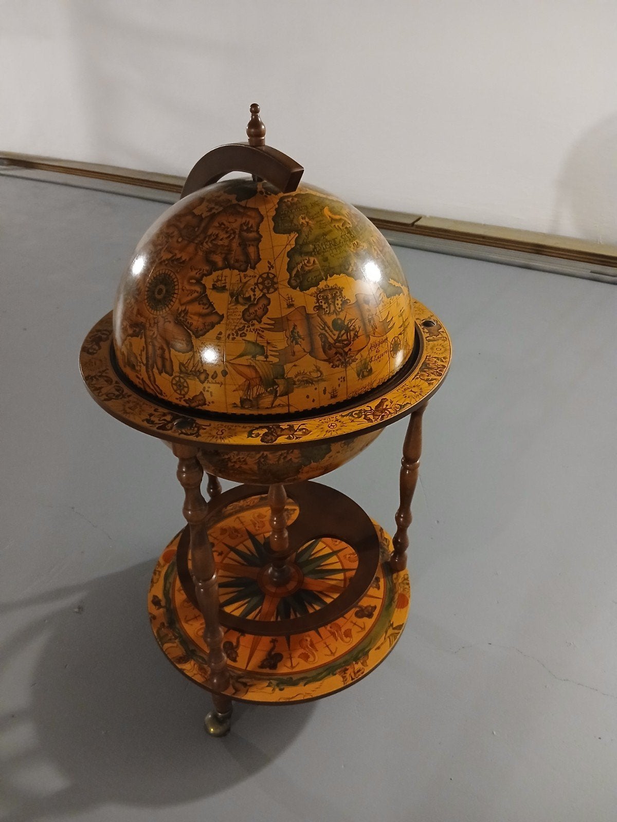 Antieke wereldbol bar op wielen - Vintage drankenkast, Ophalen