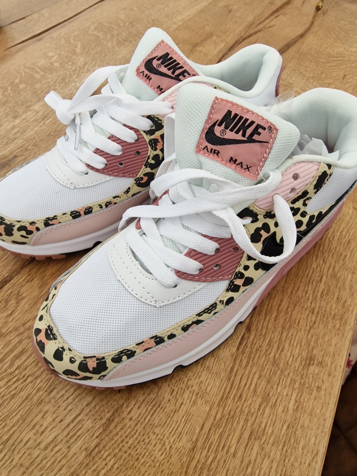 Nike damesschoenen rosé met panterprint - Nieuw, maat 39, Kleding | Dames, Schoenen, Nike, Ophalen of Verzenden