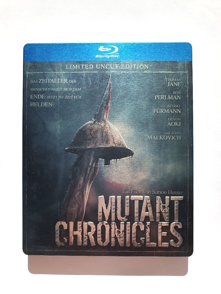 Mutant Chronicles (MetalCase), Ophalen of Verzenden, Zo goed als nieuw, Science Fiction en Fantasy