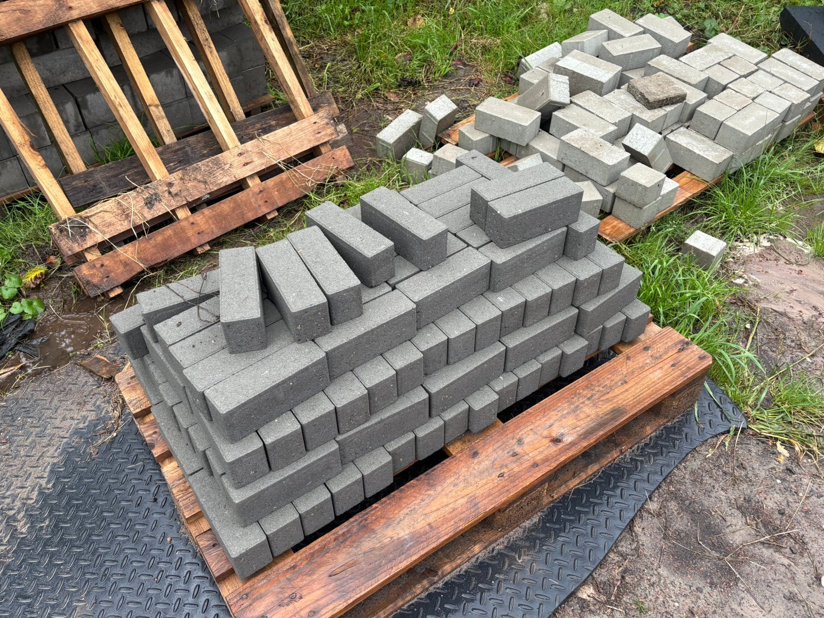 Dikformaat Grijs 2m2, Ophalen of Verzenden, Zo goed als nieuw, Beton, Klinkers