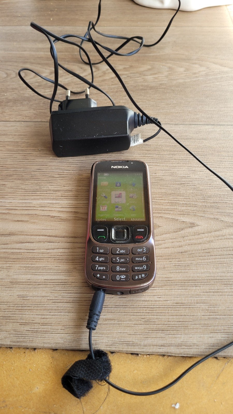Nokia 6303 Classic met oplader - Goede accu, Gebruikt, Overige kleuren, Fysiek toetsenbord, 3 tot 6 megapixel