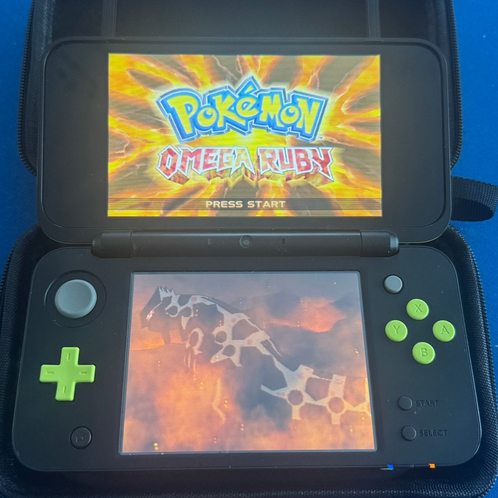 New Nintendo 2DS XL Krasvrije Schermen 32 GB, stylus+hoesje, Spelcomputers en Games, Spelcomputers | Nintendo 2DS en 3DS, 2DS XL