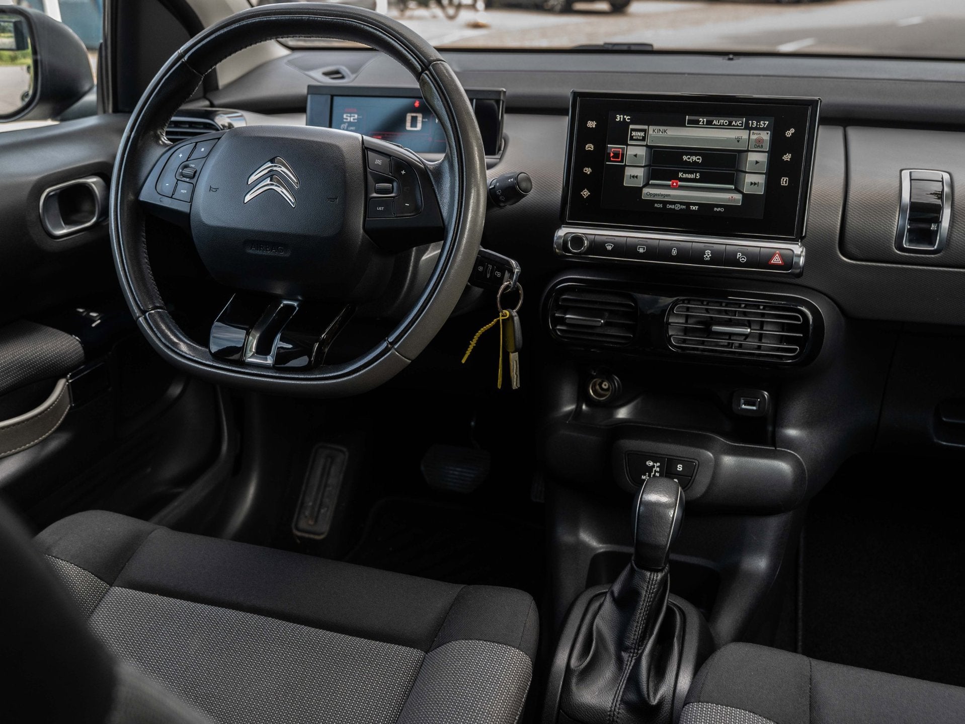 Citroen C4 Cactus 1.2 - AUTOMAAT - PARKEER CAMERA - NIEUWE D, Auto's, Citroën, 1025 kg, Euro 6, 1199 cc, 400 kg