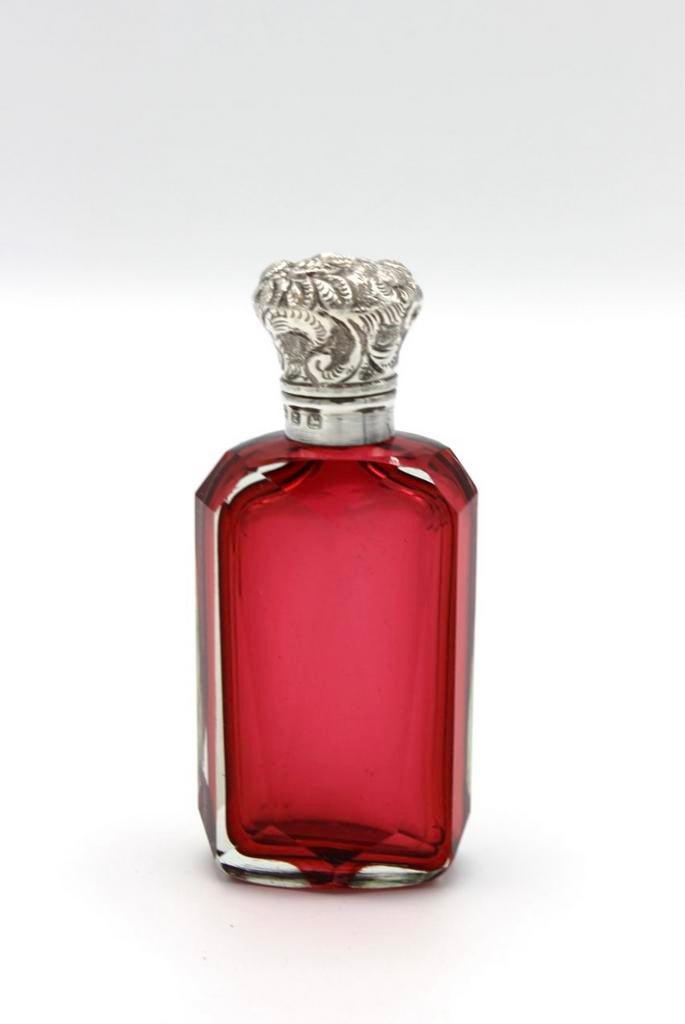 Rood parfumflesje met Engels zilveren dop, Birmingham 1899., Ophalen of Verzenden, Zilver