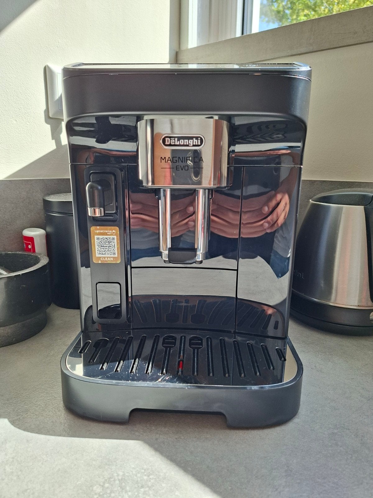 De'Longhi Magnifica Evo volautomatische espressomachine, Ophalen, Espresso apparaat, Koffiebonen, Zo goed als nieuw
