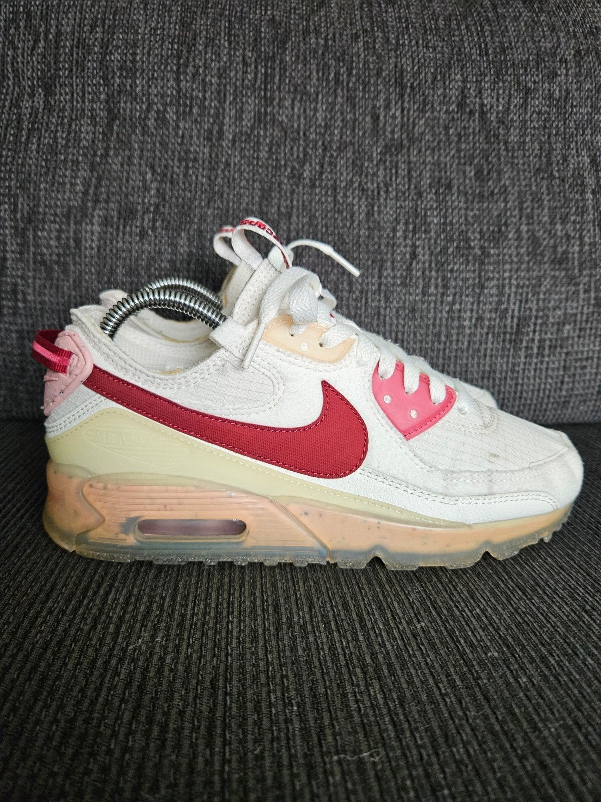 Nike Air Max 90 Terrascape WMNS Pomegranate maat 40, Kleding | Dames, Schoenen, Ophalen of Verzenden, Sneakers of Gympen, Rood