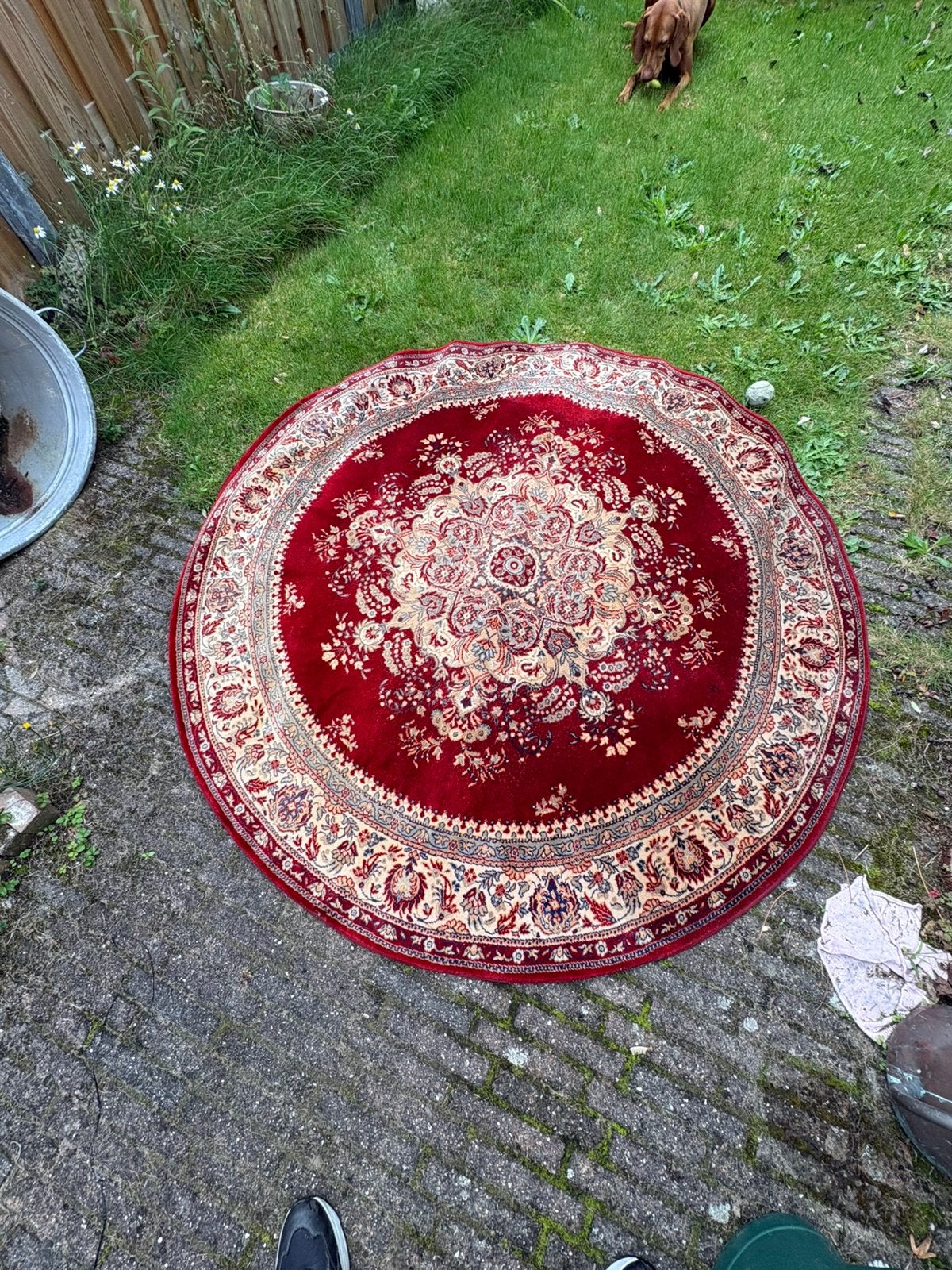Pezisch tapijt, Ophalen, Gebruikt, Rond