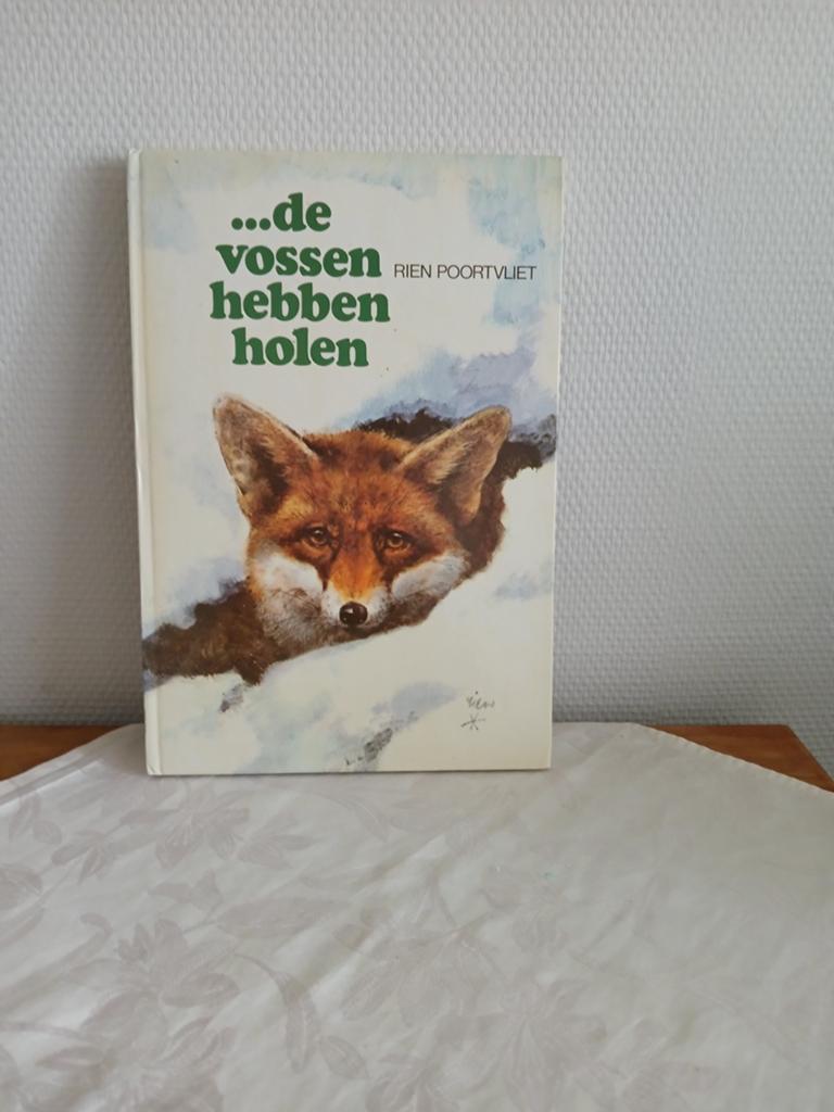 De vossen hebben holen - Rien Poortvliet, Ophalen of Verzenden, Gelezen, Natuur algemeen, Rien Poortvliet
