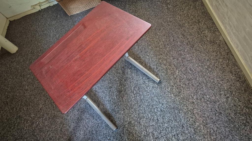 Vintage Schoolbureau met Opbergruimte - Hout & Metaal, Huis en Inrichting, Bureaus, Opbergruimte, Gebruikt, Hout, Schoolbureau