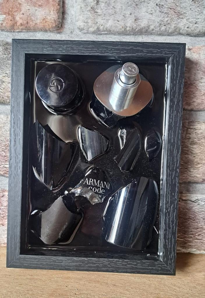 Armani code flesje verwerkt in een lijst met Epoxy, Huis en Inrichting, Ophalen of Verzenden, Nieuw