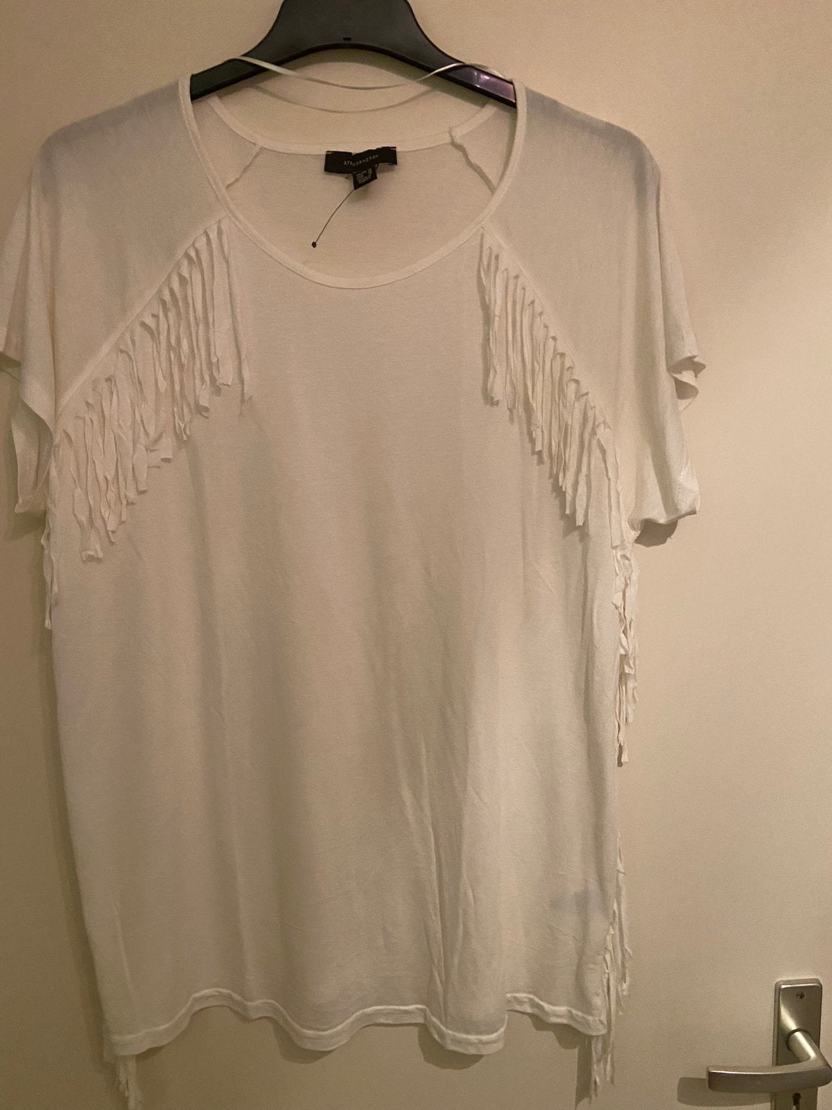 Nieuw shirt van ATMOSPHERE maat 48. De kleur is off-white., Kleding | Dames, Grote Maten, Ophalen of Verzenden, Nieuw, Wit, Shirt of Top
