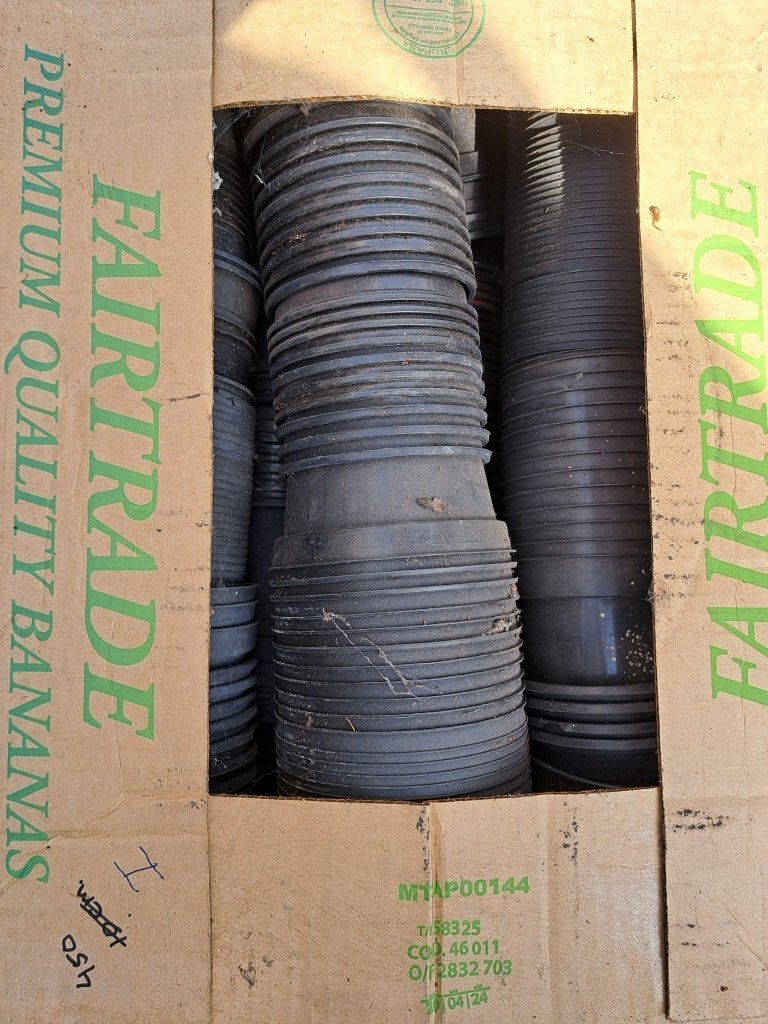 Doos met ca. 400 ronde potjes mix € 20, Kunststof, Gebruikt, Tuincentrum de Triemen, Rond