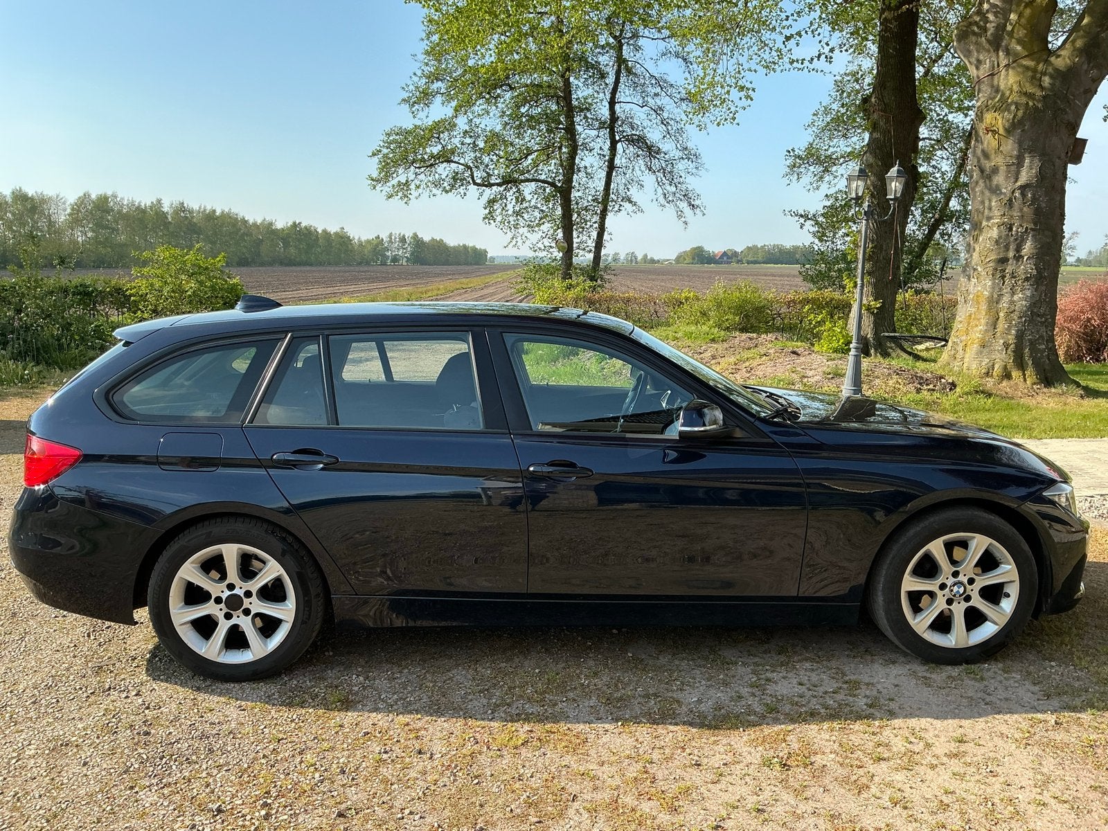 BMW 3-Serie 2.0 316D Touring 2015 Blauw met trekhaak, 745 kg, 1995 cc, 4 cilinders, Blauw