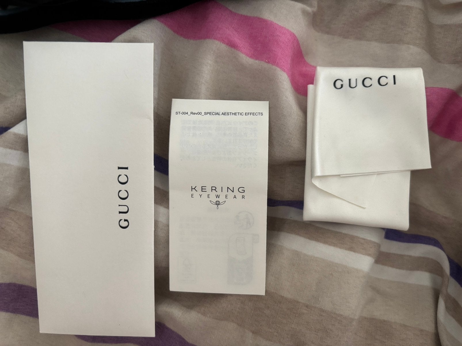 Gloednieuwe Gucci zonnebril - nooit gedragen, Sieraden, Tassen en Uiterlijk, Overige merken, Zonnebril, Nieuw, Ophalen of Verzenden