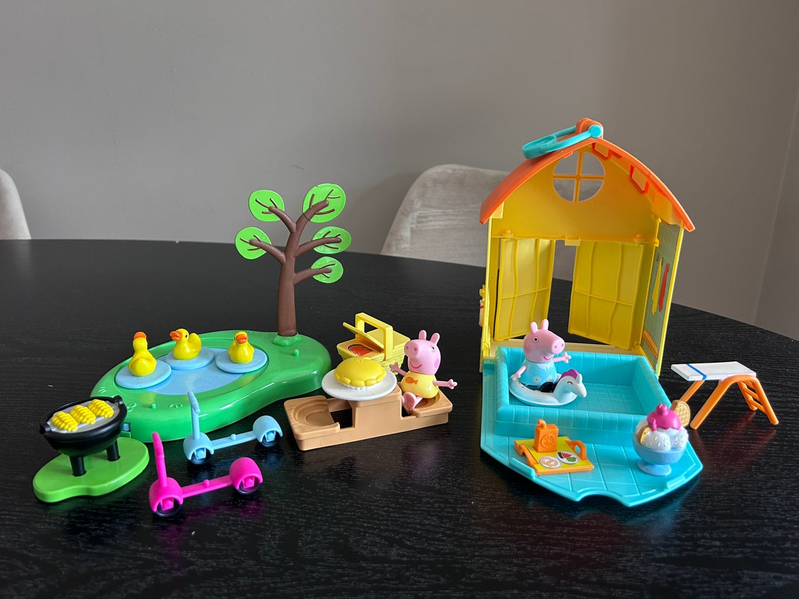 Peppa pig set, Ophalen, Zo goed als nieuw