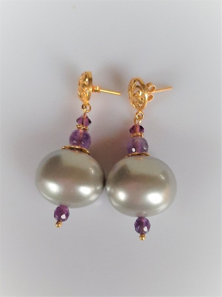 Oorbellen Belline shellparel-amethist-swarovski goud, Sieraden, Tassen en Uiterlijk, Ophalen, Met edelsteen, Nieuw, Grijs