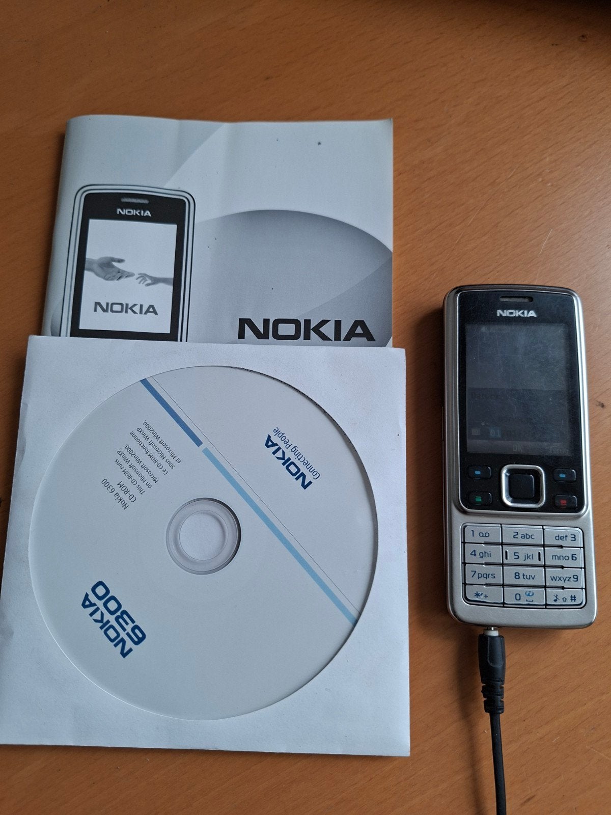 Nokia 6300 - Klassieke mobiele telefoon met accessoires, Gebruikt, Fysiek toetsenbord, Ophalen of Verzenden, Minder dan 3 megapixel