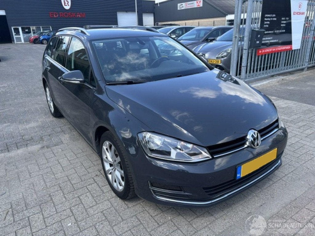 Volkswagen Golf 1.2 TSI Highline clima navi (bj 2015), Auto diversen, Schadeauto's, Volkswagen, Volkswagen AG, Stationwagon, Handgeschakeld