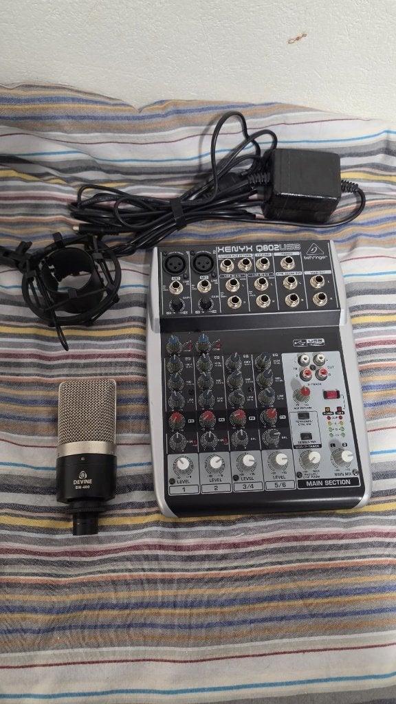 Behringer Xenyx Q802USB + Devine BM-400 Microfoon Set, Ophalen of Verzenden, Gebruikt, Studiomicrofoon