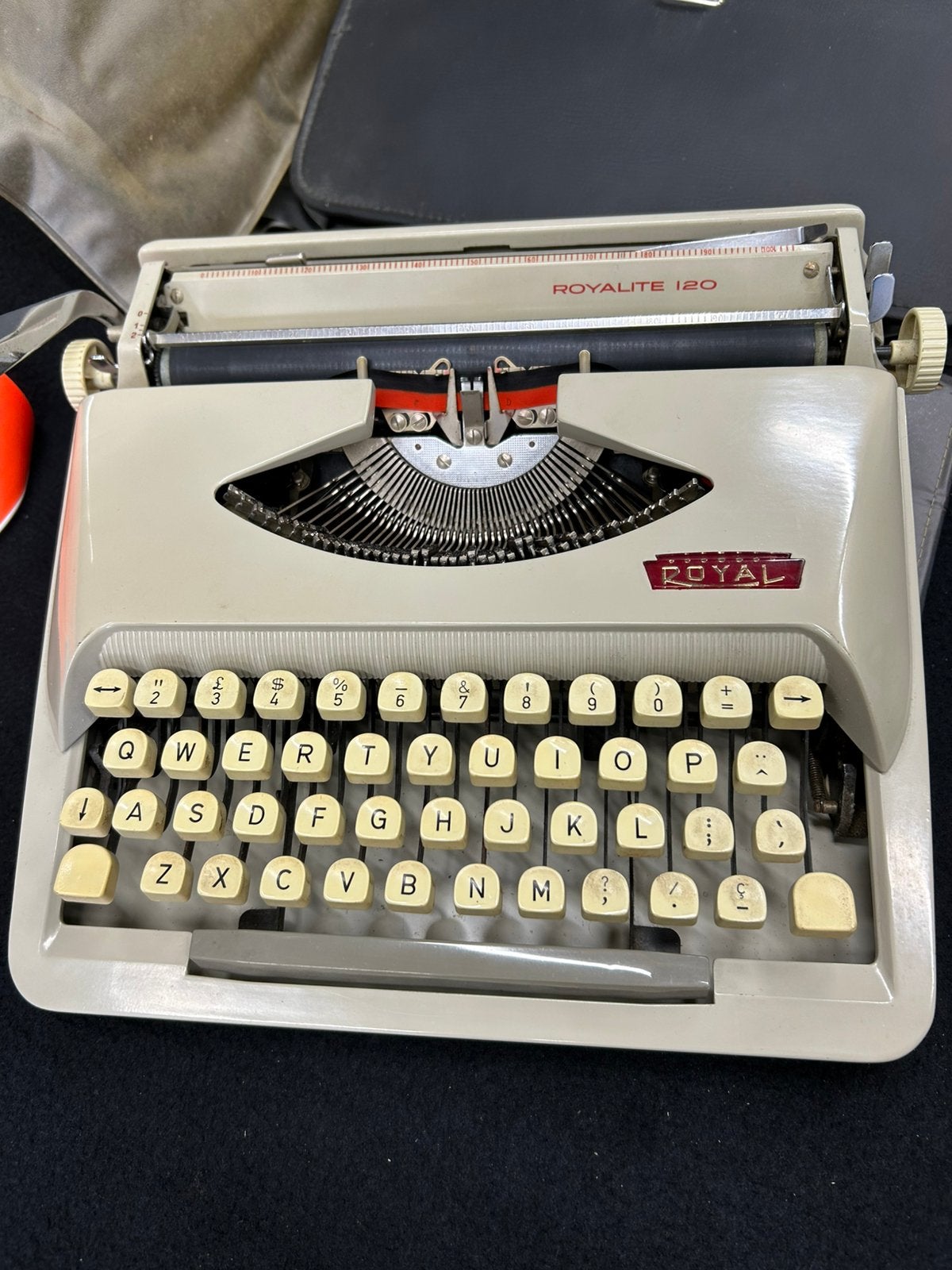 Royalite 120 vintage typemachine, Diversen, Typemachines, Ophalen, Zo goed als nieuw