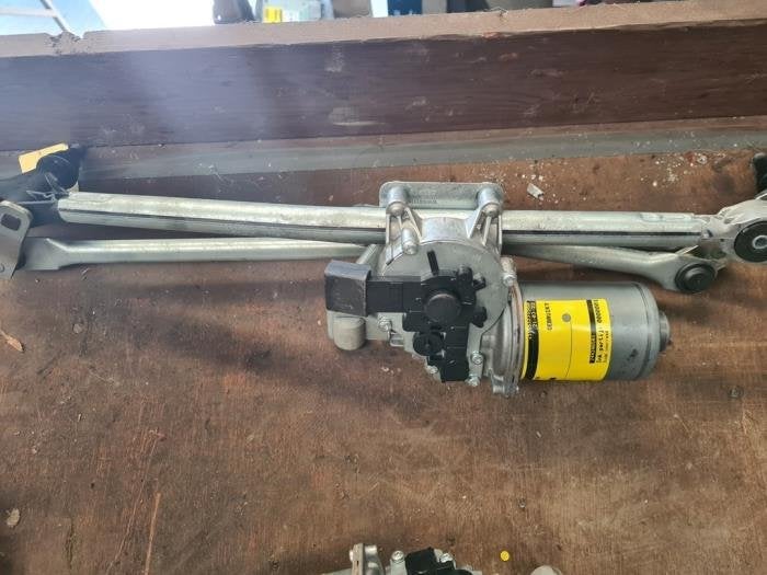 Ruitenwismotor + Mechaniek van een BMW X1, Gebruikt, -, -, 3 maanden garantie
