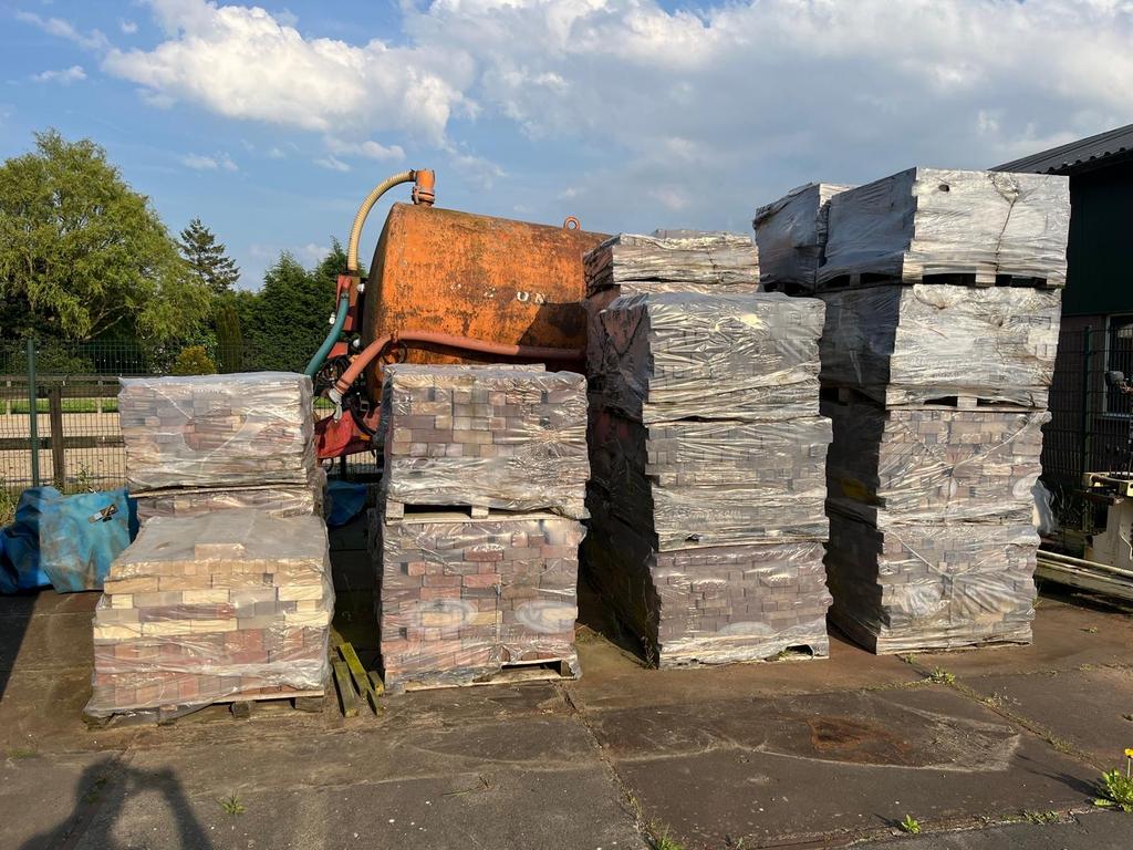 Diverse restanten gebakken straatstenen, ca. 150 m2, Ophalen, Gebruikt, Keramiek, Klinkers