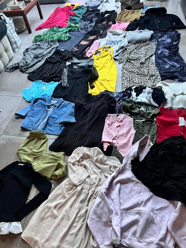 MERKKLEDING MERK KLEDING PAKKET PARTIJ MAAT S BIJNA GRATIS, Kleding | Dames, Dames-kledingpakketten, Ophalen of Verzenden, Zo goed als nieuw