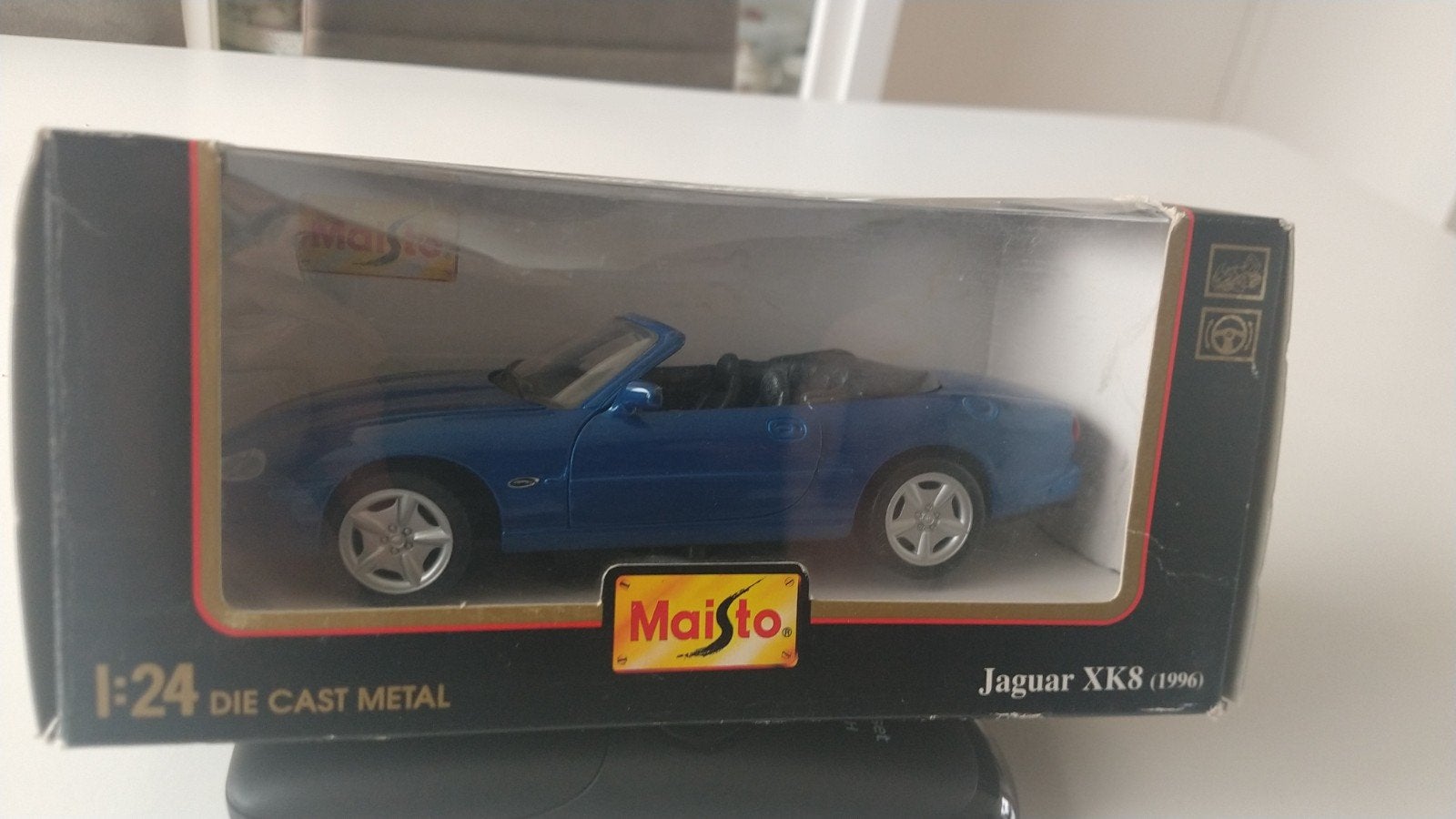 Jaguar XK8  Maisto 1/24, Ophalen of Verzenden, Nieuw, Auto, Maisto