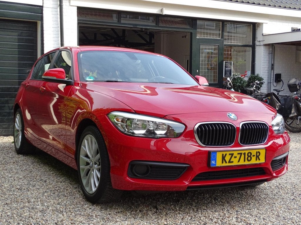 BMW 1-serie 116i Essential | Airco | Bluetooth | PDC achter, 1-Serie, 19 km/l, 3 cilinders, Lease
